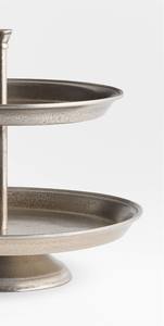 Support à gâteau rond à 2 niveaux en métal argenté antique, plateau de service texturé en alliage de zinc, support décoratif pour gâteau de mariage ou de fête - Product Image 3