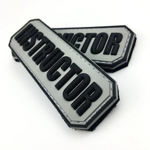 Étiquettes de marque en caoutchouc PVC surélevées personnalisées pour les marques de vêtements, les fabricants de vêtements et les entreprises de mode - Product Image 1