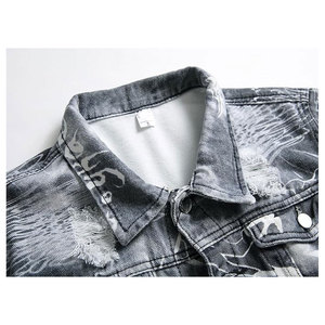 แจ็คเก็ตยีนส์เดนิมสำหรับผู้ชาย ทรงสลิมฟิต ขาดเซอร์ๆ สไตล์วินเทจ แฟชั่นสตรีทแวร์ เสื้อโค้ทยีนส์สีน้ำเงินคลาสสิก - Product Image 3