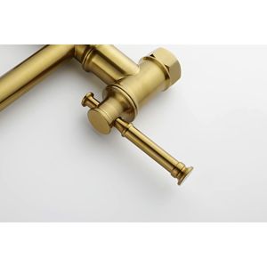 Robinet de cuisine mural moderne en laiton avec deux raccords pliables et articulés - Product Image 2