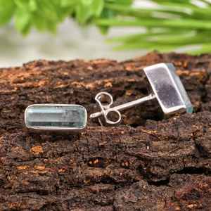 Pendientes de botón de aguamarina, piedra de nacimiento de marzo, de plata de ley, joyería minimalista para uso diario - Product Image 1