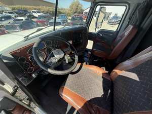 Tracteur routier diesel poids lourd 6x4 avec cabine couchette pour le transport de marchandises et de fret sur longue distance - Product Image 5