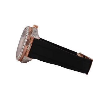 Reloj de pulsera de lujo en oro rosa con diamantes, esfera negra, marcadores plateados, ventana de fecha, bisel con gemas, correa negra elegante, diseño premium - Product Image 2
