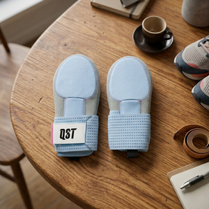 ถุงมือเบสบอลหนังถักแบบมาตรฐาน QST พร้อมโลโก้สั่งทำพิเศษ สำหรับมืออาชีพ ป้องกันฝ่ามืออย่างทนทาน สวมใส่สบาย เหมาะสำหรับคนถนัดขวา - Product Image 3