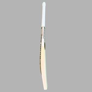 Batte de cricket professionnelle légère et durable en bois de saule anglais de qualité supérieure pour des coups puissants - Product Image 4