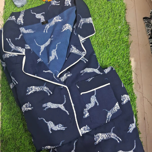 Conjunto de Pijama de Crepé para Niñas – Ropa de Dormir Suave con Estampado (M, L, XL, XXL) - Product Image 1