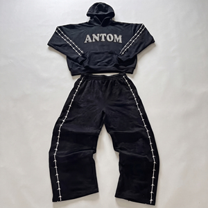 Ensemble de survêtement streetwear personnalisé avec impression filigrane, comprenant un sweat à capuche épais et un pantalon de survêtement unisexe oversize à jambes larges pour homme - Product Image 5
