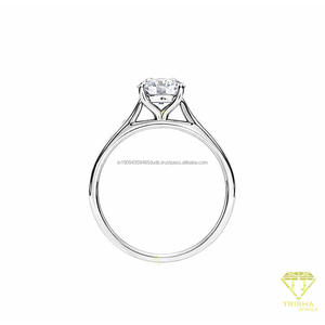 Élégante bague de fiançailles classique en argent sterling 925 avec diamant moissanite rond central pour les détaillants - Product Image 5