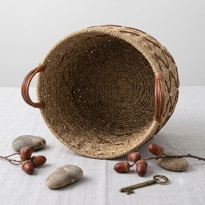 Round Woven Straw Tote Basket with Leather Handle Standing Type Rustic Single Tier Open Top Handmade Carry Basket for Daily Use - Product Image 3