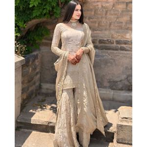Ensemble de soirée beige pour femme NF Designer, style chic, haut Sharara et dupatta, taille M - Product Image 3