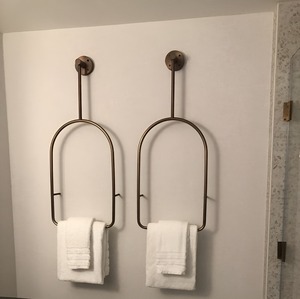 Juego de 2 piezas de portarrollos de metal negro, accesorios modernos para baño, elegante toallero decorativo, colgador de toallas con estilo para baño - Product Image 2