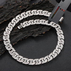 Collar de eslabones en forma de S con baño de plata y eslabones geométricos brillantes para compradores y minoristas de joyería al por mayor. - Product Image 1