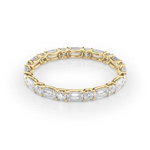 Bague d'éternité Calmorae en or jaune 18 carats pour femme, avec diamants de laboratoire alternés émeraude et ronds sertis en U, certifiée IGI - Product Image 5