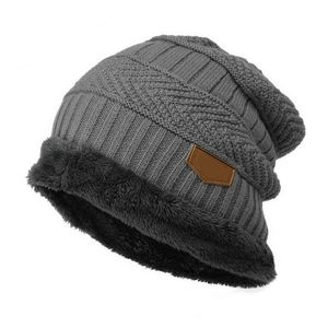 Bonnet d'hiver personnalisé 2026 à logo sur mesure pour hommes, chaud, doublé polaire, tricoté doux, taille ajustable – Vente chaude - Product Image 2