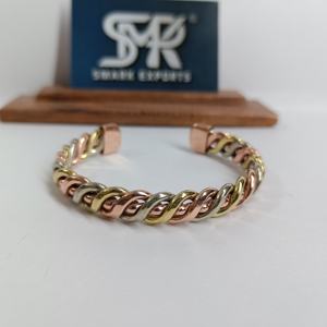 Bracelet magnétique en cuivre avec motif gravé, artisanat métallique fait main, bracelet réglable pour hommes et femmes, traditionnel - Product Image 2