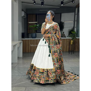 ชุดออกแบบพิเศษสำหรับผู้หญิงคอลเลกชัน chaniya choli (lehenga) เย็บเต็มรูปแบบจากร้านตู้เสื้อผ้าระดับพรีเมียมของเรา - Product Image 2