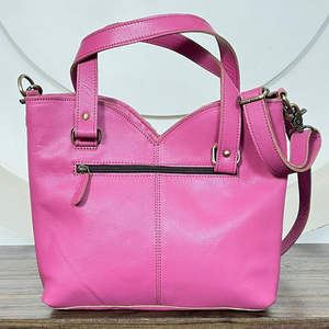 กระเป๋าถือผู้หญิงหนังวัวแท้ลายหัวใจสีชมพูสุดฮิต ดีไซน์เก๋ ทำมืออย่างหรูหรา พร้อมหูหิ้วและสายสะพายข้าง - Product Image 5