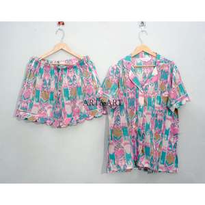 Elegante Conjunto de Pijama Ligero de Algodón para Mujer, Estampado Floral Romántico, Pantalón Corto, con Bolsillo Delantero, el Mejor Regalo de Navidad para Ella - Product Image 4