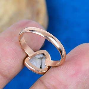 Anillo de Calcita de Cobre Blanco Natural en Forma de Trillón, Anillo de Plata de Ley 925 Chapado en Oro Rosa - Product Image 4