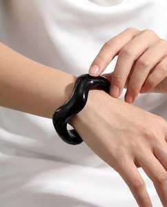 กำไลข้อมือเรซิ่นทันสมัยประดับด้วยหินหลากสี กำไลเรซิ่นยืดหยุ่นน้ำหนักเบา ดีไซน์ลูกปัดสุดพิเศษ งานฝีมือเรซิ่น - Product Image 6