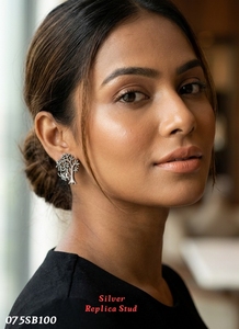Pendientes de latón Jhumki tipo candelabro, hechos a mano, tradicionales, de esmalte, elegantes, para mujer, estilo indio, para el Día de San Valentín o Diwali - Product Image 5