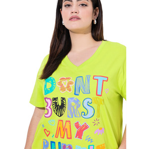 เสื้อยืดคอวีผู้หญิงคุณภาพพรีเมียมสำหรับฤดูร้อน เนื้อผ้านุ่มสบาย ระบายอากาศได้ดี มีไซส์และสีให้เลือกตามสั่ง พิมพ์ลายคุณภาพสูง - Product Image 4