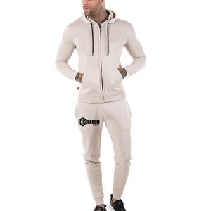 Chándal con capucha de 2 piezas de invierno más reciente de fabricante profesional, chándal para hombre con logotipo personalizado, chándal grueso, patrón sólido de talla grande - Product Image 1