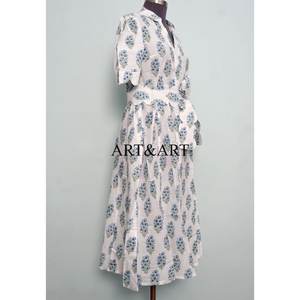 Robe midi florale en coton 100% écologique pour femme Kangura, taille naturelle, col en V, manches courtes, décoration boutonnée, lavable - Product Image 5