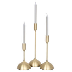 Juego de 3 lujosos candelabros dorados cónicos, decorativos, de latón antiguo, para centro de mesa en bodas. - Product Image 2