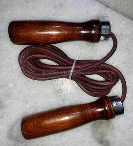 Cuerda de Saltar de Cuero con Mango de Madera, Longitud Ajustable para Entrenamiento de Boxeo y Ejercicio Físico - Product Image 2