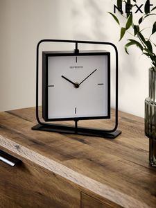 Horloge de bureau élégante en métal pour le télétravail, avec fonctionnement silencieux et finition métallique moderne - Product Image 2