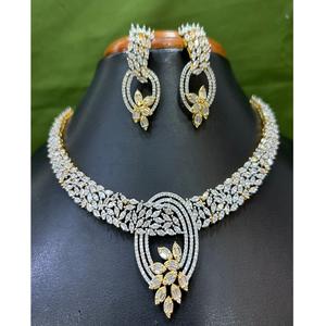 Conjunto de Gargantilla y Pendientes de Latón Chapado en Oro con Circonitas, Elegante y Moderno, para Mujer, Ideal para Compromiso, Boda, Aniversario, Fiesta, Regalo - Product Image 2