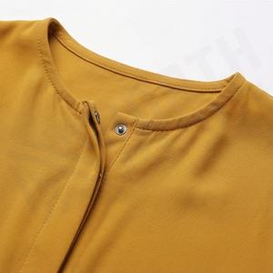 ชุดกิโมโนแบบ OEM ปี 2025 เสื้อคลุมอาบายะ ผ้าโพลีเอสเตอร์เนื้อนุ่ม ยืดหยุ่นสูง หนาขึ้น สำหรับผู้หญิงมุสลิม คอวี แขนยาว เหมาะสำหรับงานปาร์ตี้ รอมฎอน งานแต่งงาน - Product Image 4