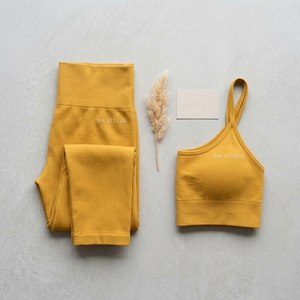 Conjunto de Yoga Acanalado Amarillo Mostaza para Mujer: Top Corto y Leggings de Cintura Alta para Gimnasio, Fitness y Entrenamiento - Conjunto de Dos Piezas - Product Image 6