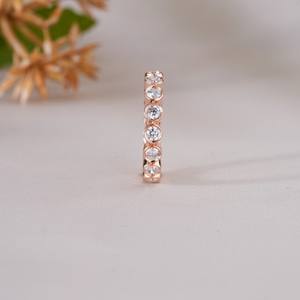Bague élégante pour femme, cadeau d'anniversaire de mariage, bijoux raffinés, bague à porter au quotidien, bague éternité en or rose avec pierres blanches rondes - Product Image 5