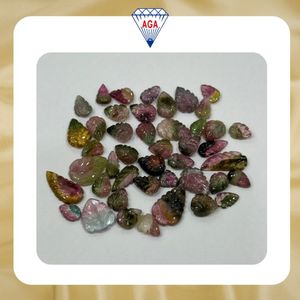 Magnifique tourmaline pastèque naturelle, sculptée à la main en forme de feuille florale, bicolore, taille libre, qualité AAA, provenance Madagascar, pierre précieuse en vrac. - Product Image 2