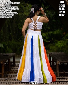 Lehenga Choli élégant en coton royale Bandhani Noor Palace, longueur ras du sol, pour mariage, Diwali et fêtes - Product Image 2