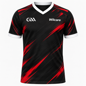 Camiseta Deportiva Unisex Negra de Hurling con Rayas Rojas Diagonales, Impresión por Sublimación, Transpirable, Poliéster/Algodón, Logotipo Personalizado - Product Image 4