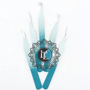 Diseño personalizado Ombre Recubrimiento en polvo Punta plateada Pinzas para pestañas de acero inoxidable Agarre de diamante sostenible Producto de etiqueta privada - Product Image 5