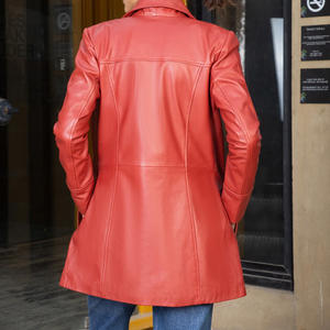 Chaqueta de cuero moderna para mujer, estilo abrigo largo, prenda exterior cálida diseñada para la moda urbana y el uso en temporadas especiales - Product Image 2