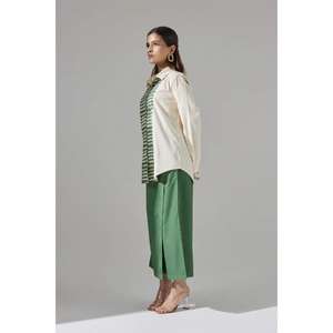 Chemise décontractée pour femme en coton à boutons avec empiècement imprimé au tampon, manches longues, idéale pour le bureau et le quotidien - Product Image 3