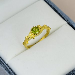 Bague en argent sterling 925 massif plaqué or jaune, motif feuille de vigne péridot inspiré de la nature, faite à la main, romantique, pour femme, pour anniversaire - Product Image 2