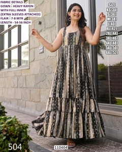 Robe de soirée moderne à taille naturelle, en rayonne florale brodée, respirante et confortable, ornée de perles, par un créateur - Product Image 3