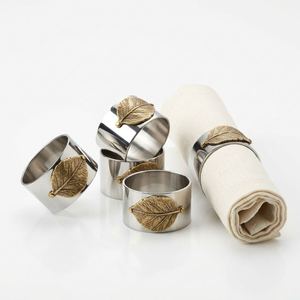 Juego de 4 Anillos para Servilletas con Motivo de Hoja en Latón Surtido, Porta Servilletas de Metal con Acabado Cepillado para Decoración de Mesa de Comedor - Product Image 1