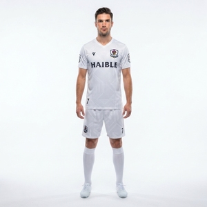 Camiseta de Fútbol Personalizada de Poliéster Reciclado - Uniforme de Equipo Sublimado con Malla Técnica, Venta al Por Mayor OEM - Product Image 1