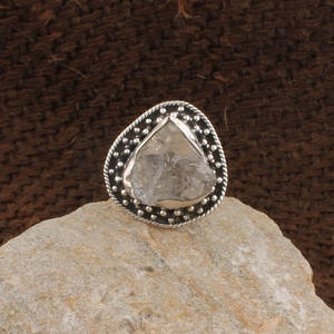 Bague artisanale en argent sterling 925 avec aigue-marine brute, pierre bleue naturelle non taillée, bijoux en pierres précieuses organiques fabriqués à la main, vente en gros - Product Image 1