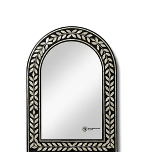 Miroir en forme d'arche avec incrustation de motifs de feuilles noirs et blancs – Décoration murale de luxe faite à la main - Product Image 4