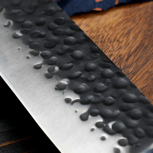 Cuchillo de carnicero ambidiestro forjado a mano, ecológico, extra afilado, de acero al carbono industrial, con mango de madera. - Product Image 4