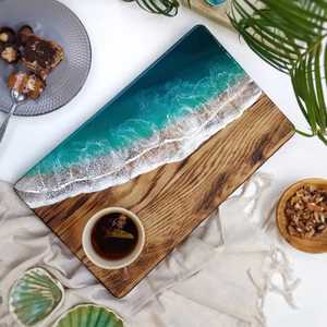 Planche de service ronde artisanale en résine et bois d'acacia, motif vague marine bleue, plateau à charcuterie circulaire en époxy, cadeau - Product Image 5