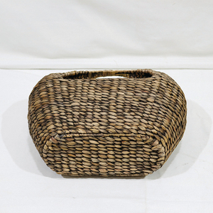 Panier de rangement rustique en jacinthe d'eau naturelle tressé à la main, écologique, avec poignée intégrée pour la décoration et l'organisation de la maison - Product Image 3
